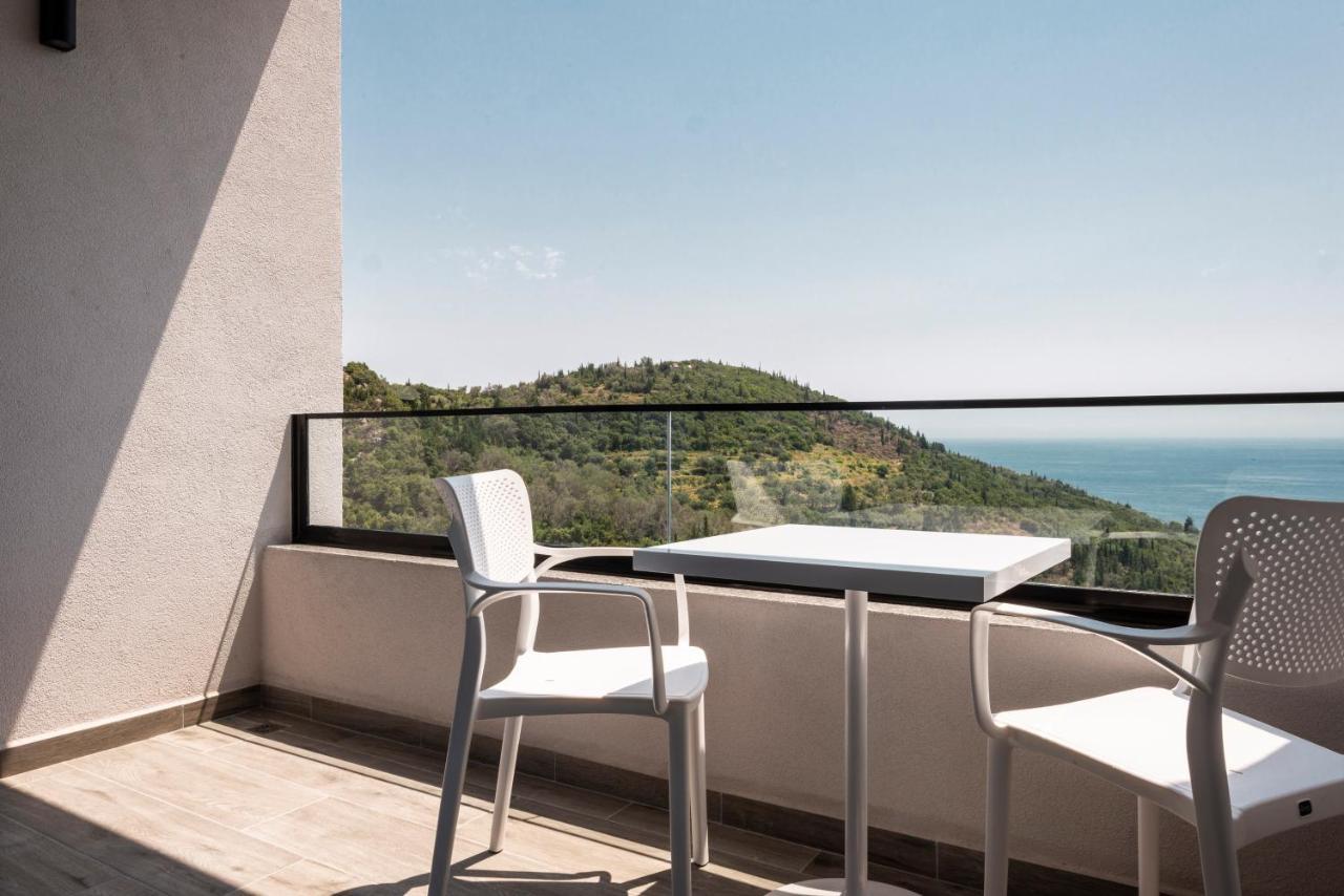 Wait 'N Sea Otel Himarë Dış mekan fotoğraf