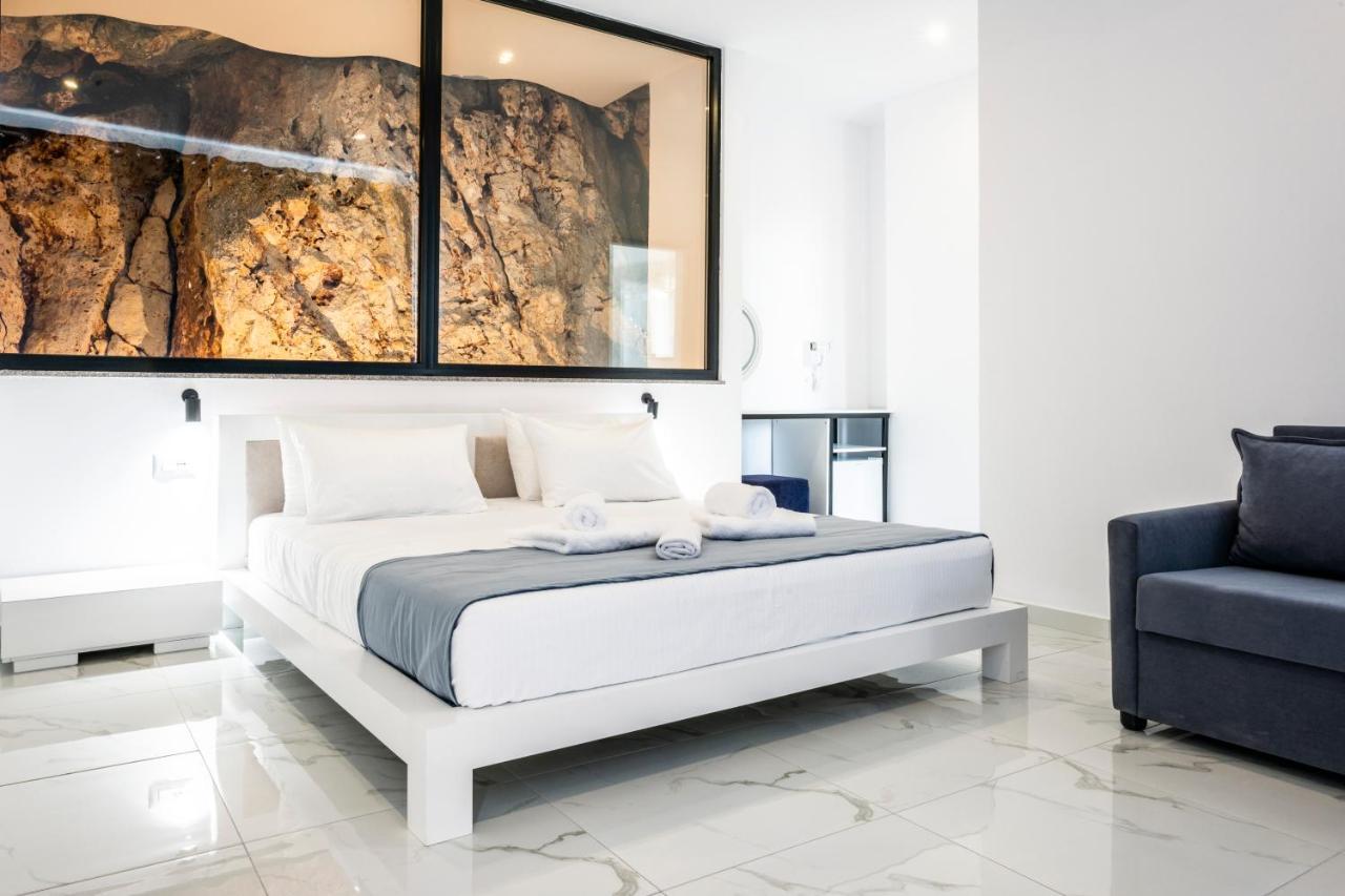 Wait 'N Sea Otel Himarë Dış mekan fotoğraf