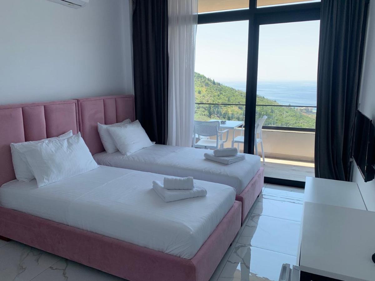 Wait 'N Sea Otel Himarë Dış mekan fotoğraf