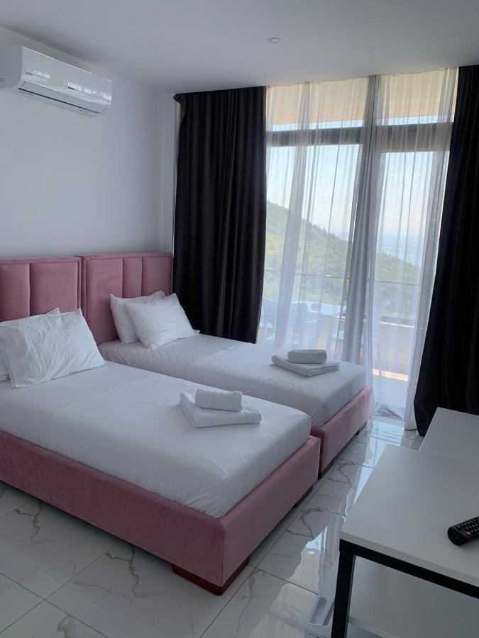 Wait 'N Sea Otel Himarë Dış mekan fotoğraf